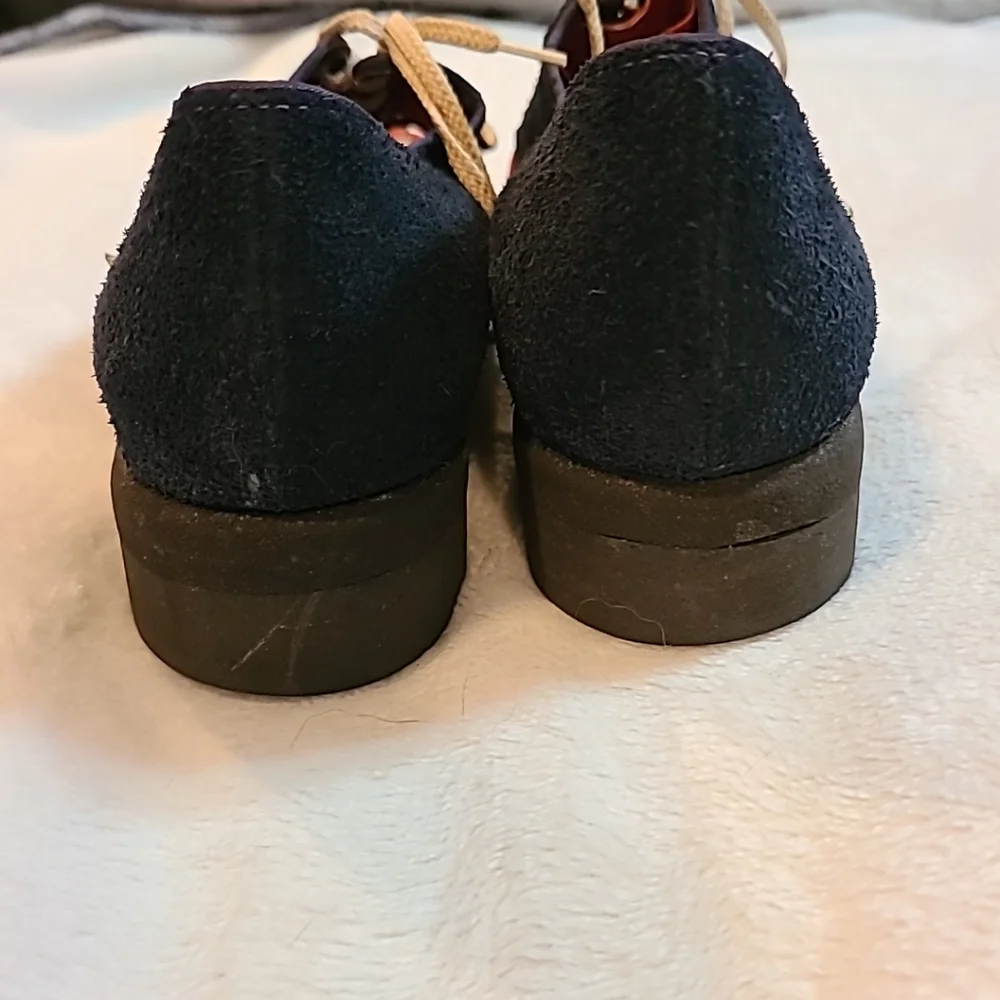Marvelous Vintage Sbicca Suede Shoes - Picture 4 of 8